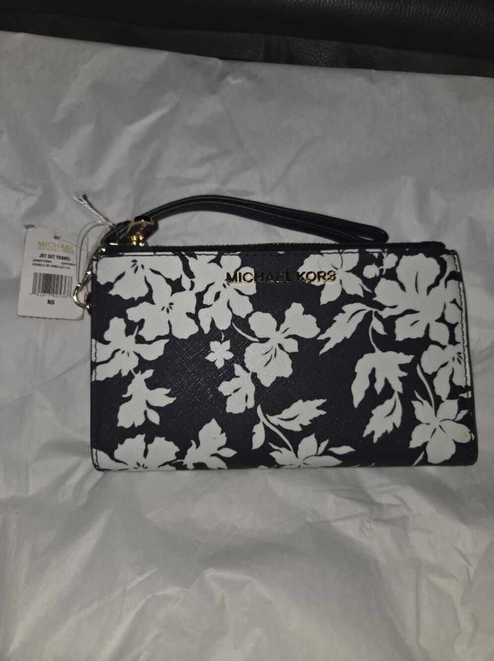 Michael Kors Jet Set Travel Navy And White Saffiano Leather Wallet/ Wristlet